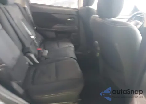 2018 Mitsubishi Outlander Es z USA, uszkodzony, nr VIN JA4AD2A35JJ003432